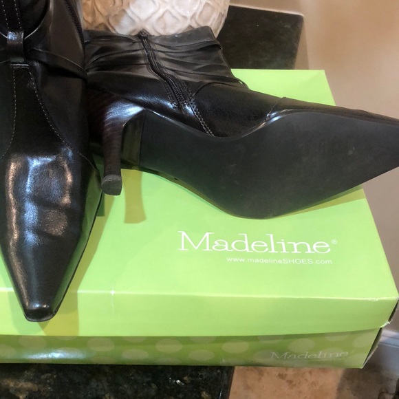 Boots - Picture 4 of 5